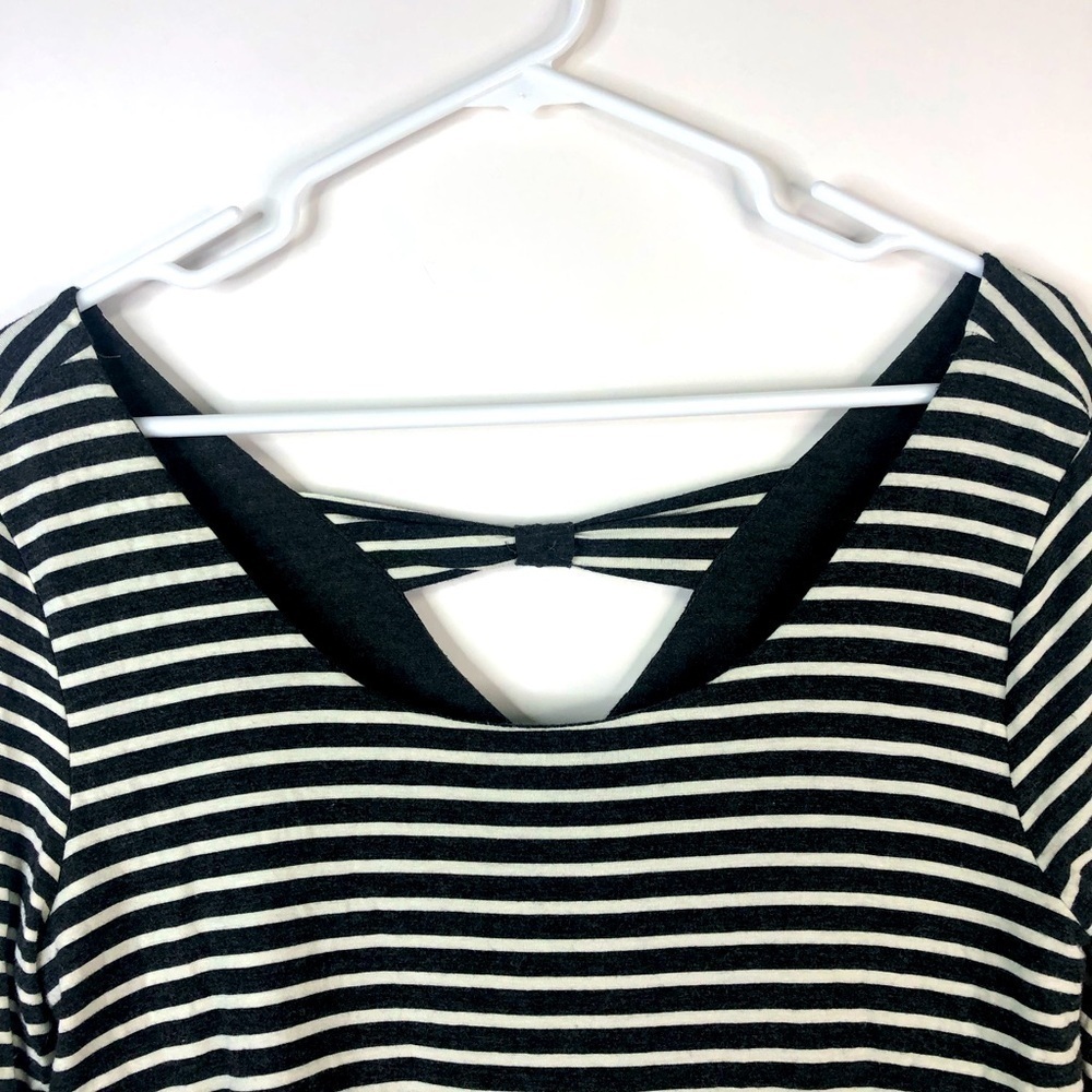 Skies are Blue charcoal gray cream stripe v-neck long sleeve top layer look M - Picture 4 of 10